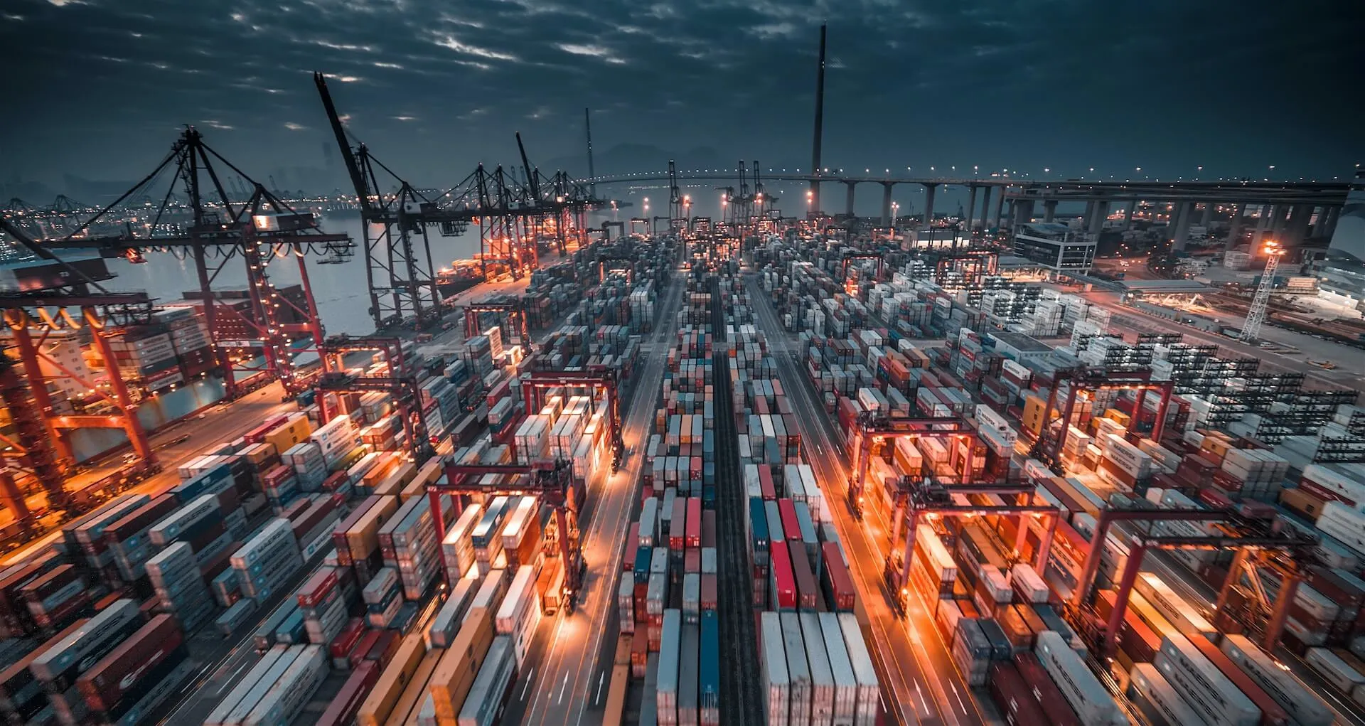 Solo quería no contaminar mi base de datos dentro de Docker con un montón de nombres falsos o contenido de Lorem Ipsum
